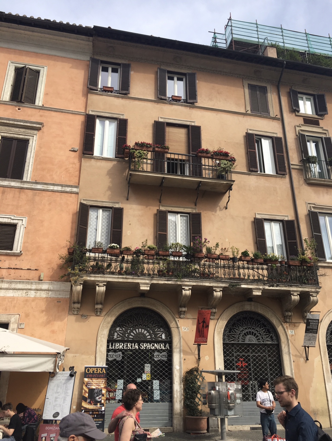 B94BD992-69F9-4978-982B-95DD21C9E8F4